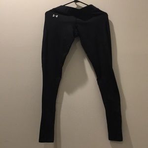 Under Armour fitted workout leggings size medium